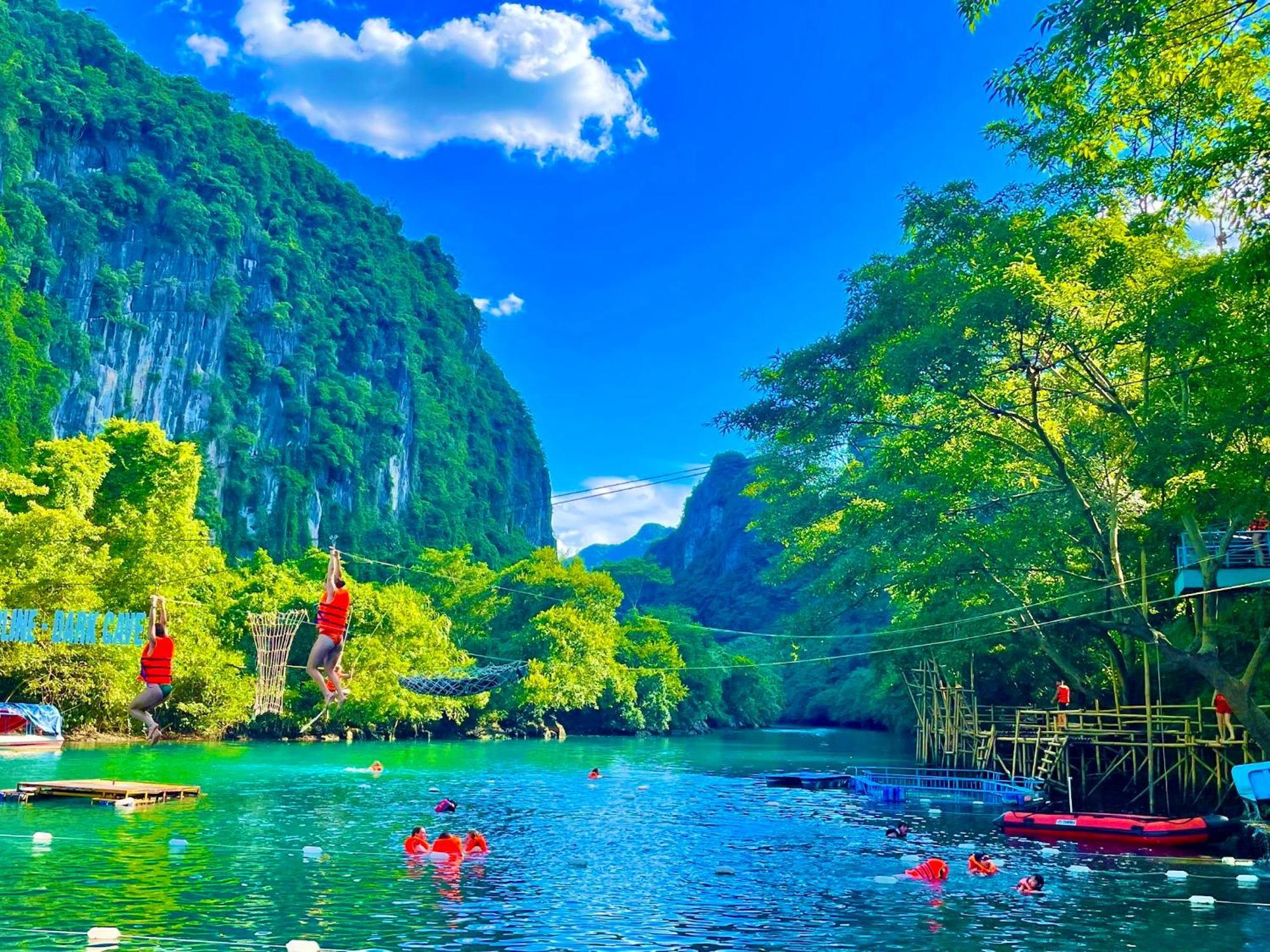 Yolo Pool Bar Villas & Garden Restaurant Phong Nha Kültér fotó
